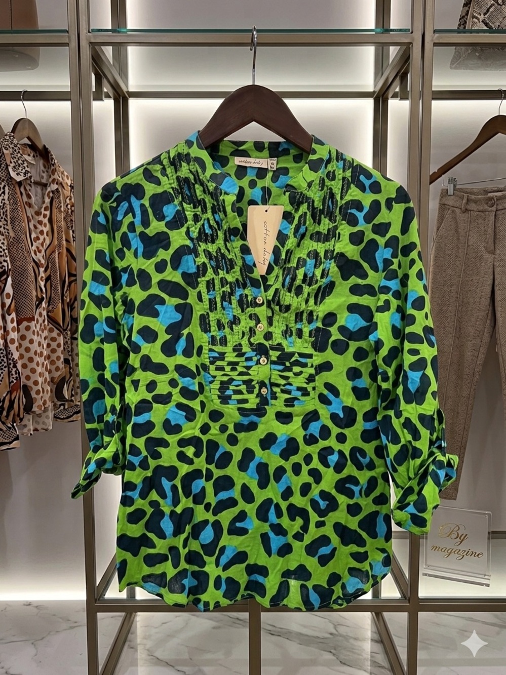 Women's Green & Blue Leopard-Print V-Neck Blouse